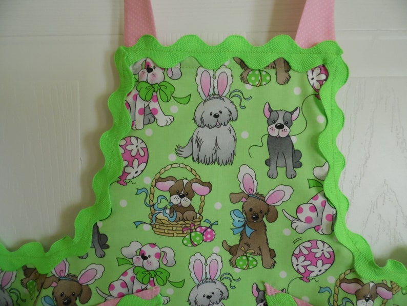 Girl/'s Easter apron in 3 sizes