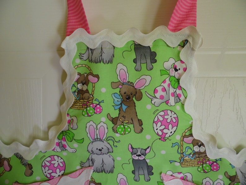 Girl/'s Easter apron in 3 sizes