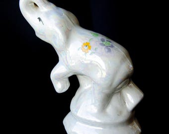 Vintage irisierende Elefant Figur: Viel Glück Rüssel hoch, Florales Detail