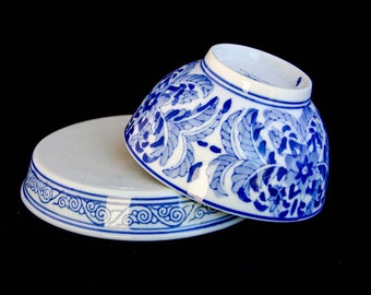 Set of 2 Floral Serving Dishes in Cobalt Blue and White