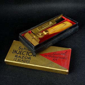 1935-45 &quot;Schick&quot; Injector Razor with Butterscotch Bakelite Handle