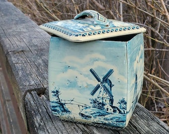1950&#39;s Royal Verkade Factories Delft Blue Nautical Biscuit Canister Tin