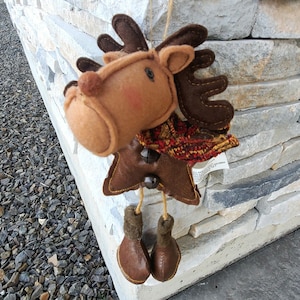 Faux leather star-shaped moose ornament