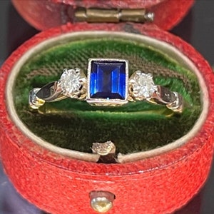 Late Art Deco sapphire and diamond three-stone ring, from about 1945