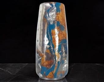 Jarrón de vidrio fundido hecho a mano: raíz de olivo, incrustaciones de peltre y azul cobalto.