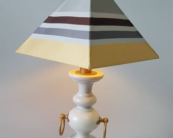 Chique French table lamp - Please see full description for shipping fee.