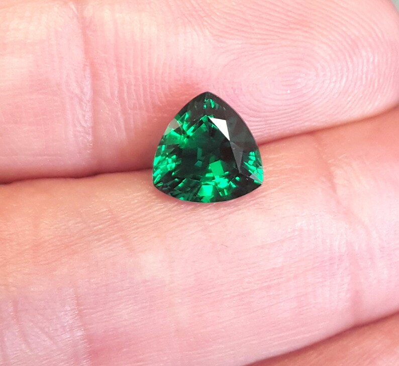Lab Created Emerald, Trillion Cut Emerald, 2 Carats Emerald, 8 Mm