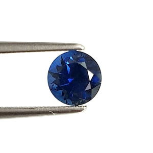 Royal Blue Sapphire Round Cut 5.5 mm, Natural Blue Sapphire Diamond Cut Calibrated and Faceted for Jewelry, September birthstone