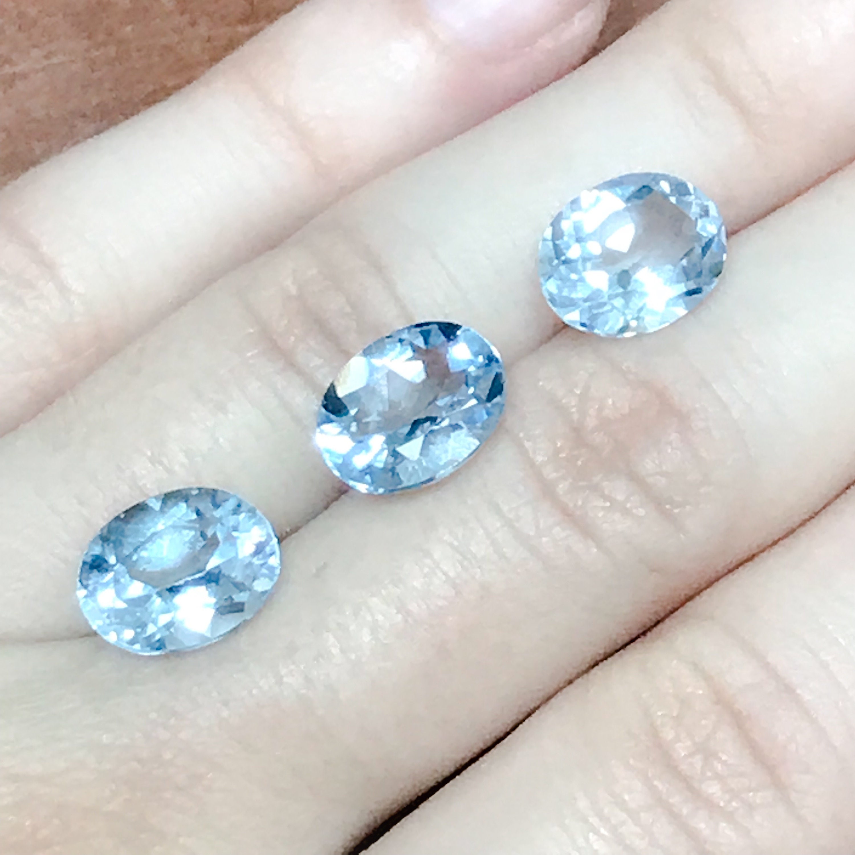 スカイブルートパーズ 10 x 8 mm オーバルカット、天然ブルートパーズ 