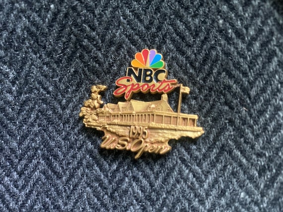 Vintage NBC Sports 1995 U.S. OPEN Logo Enamel Pin… - image 1