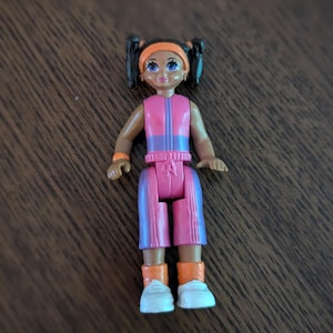 Fisher Price Sweet Streets Go Anywhere girl (g)