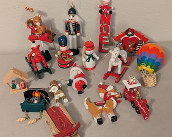 15 vintage wooden ornaments (a)