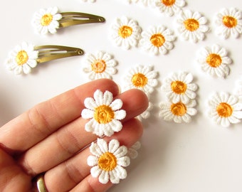 Set of 20 White Daisy sew-on embroidered patch appliques 2.2 cm