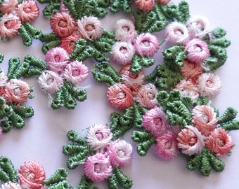 20 mini appliqués brodés de fleurs