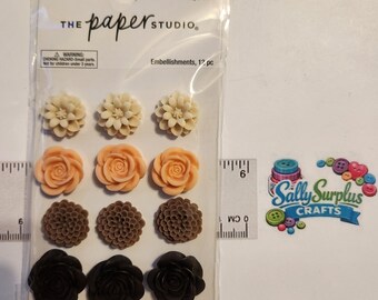 The Paper Studio - 12 Flower Embellishments (Self-stick flat backs)