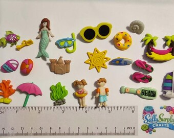 22 Piece Beach Mix - Primarily Dress it up Buttons with additional flatbacks (No original packaging!)
