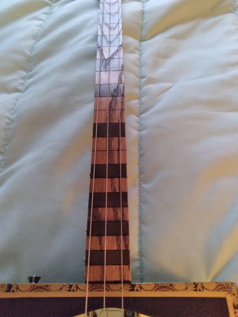 Jbg Box 3-Saitige Zigarrenbox Gitarre  Jim Beam Design, Bambus-Hals,  Rechtshndig