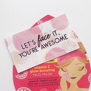 Seamos realistas, eres increíble, etiqueta de máscara facial – Regalo de almohada para el campamento de niñas, etiqueta de agradecimiento, agradecimiento al maestro- DESCARGA INSTANTÁNEA