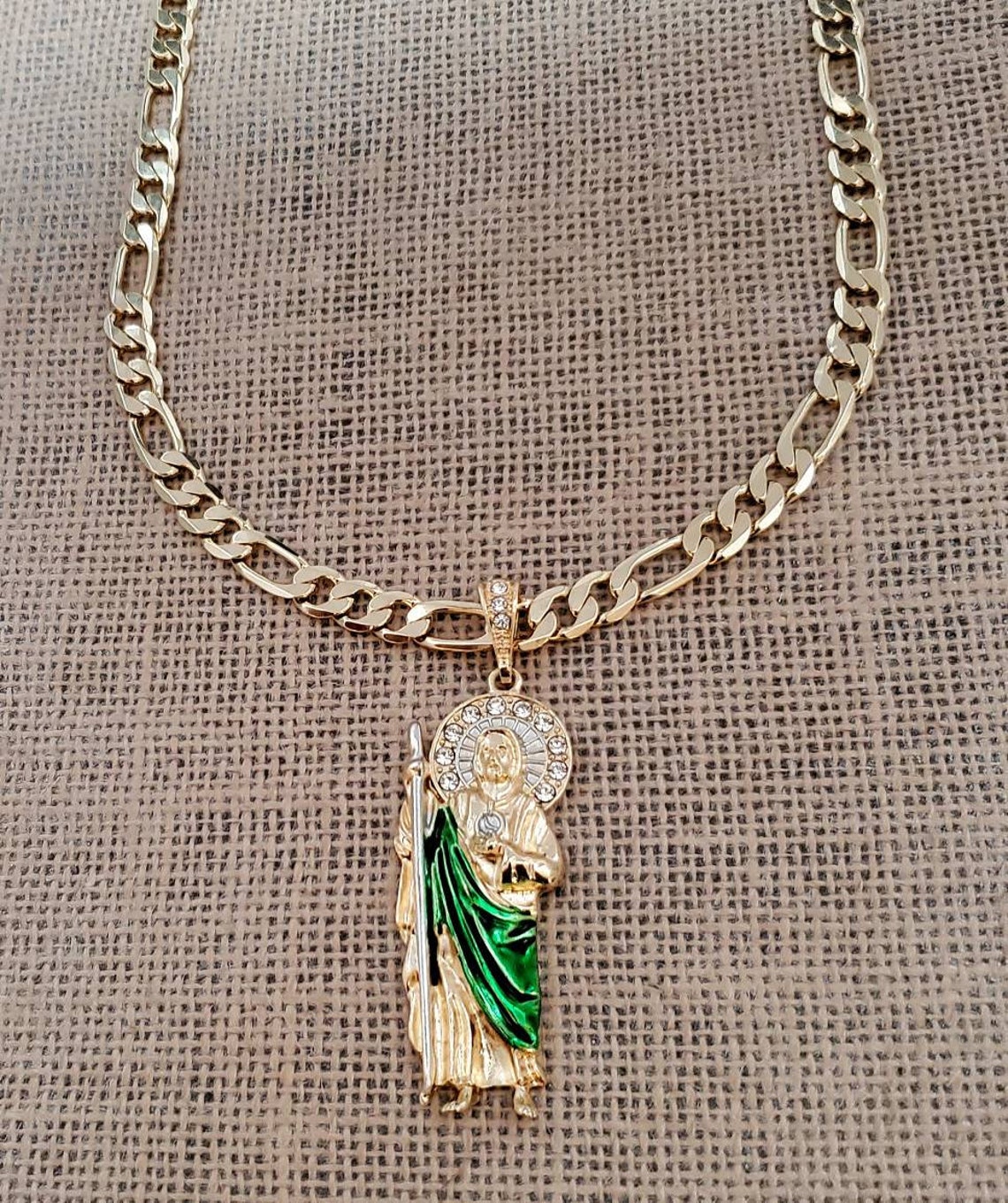 San judas verde con cadena saint Jude necklace figaro chain Etsy
