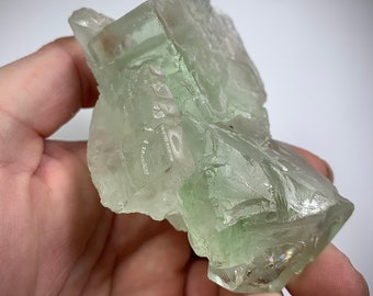 氷のように透明な緑色の蛍石標本。312g。中国 - Etsy 日本