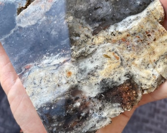 グレイブヤードポイント・プラムアゲートのスラブ。宝石原石。キャブ