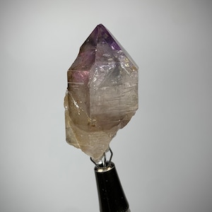 Chunky Zoned Amethyst Scepter. 17g  Chibuku Mine in Zimbabwe, South Africa