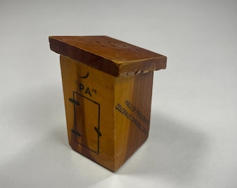 1950’s Novelty Salt Shaker OUTHOUSE. Hall of Presidents. Colorado Springs