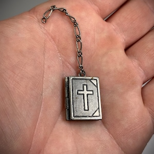 Vintage Bible Locket. Religious Jewelry. 21mm