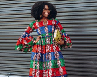 Vestido africano estampado con mangas acampanadas