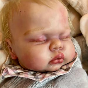 Reborn baby, made to order, hyper-realistic doll image 3