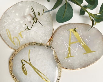 Dessous de verre personnalisé en agate | Bordure dorée, cadeau de pendaison de crémaillère
