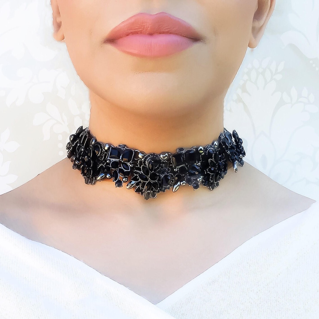 Morozovas collar necklace deals