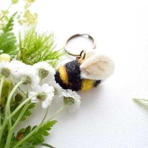Needle Felted and Hand Embroidered Bumble Bee, Bumble Bee Keyring, Bee Key Chain, Little Bee, Wool Charm, Nature Gift image 3