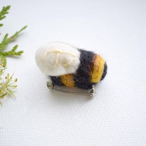 Needle Felted and Hand Embroidered Bumble Bee, Bumble Bee Pin, Bee Brooch, Little Bee, Wool Bee, Nature Gift image 8