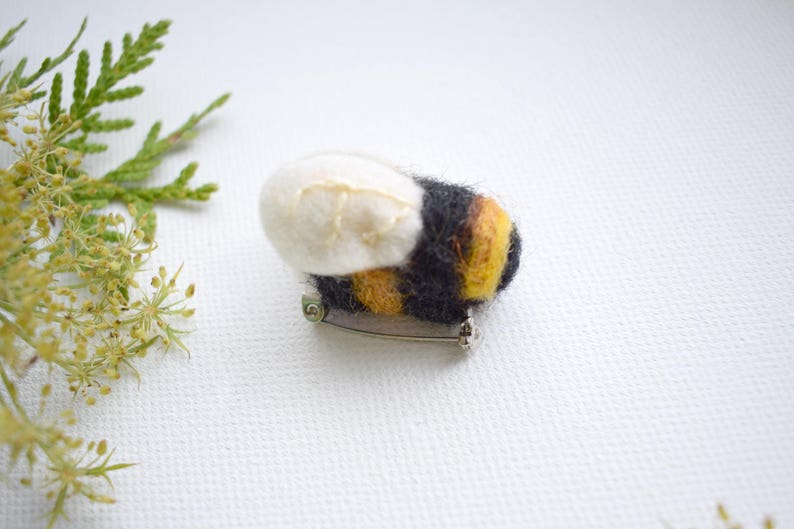 Needle Felted and Hand Embroidered Bumble Bee, Bumble Bee Pin, Bee Brooch, Little Bee, Wool Bee, Nature Gift image 8
