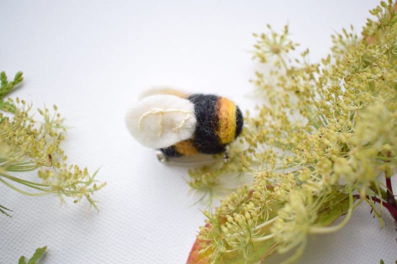 Needle Felted and Hand Embroidered Bumble Bee, Bumble Bee Pin, Bee Brooch, Little Bee, Wool Bee, Nature Gift image 4