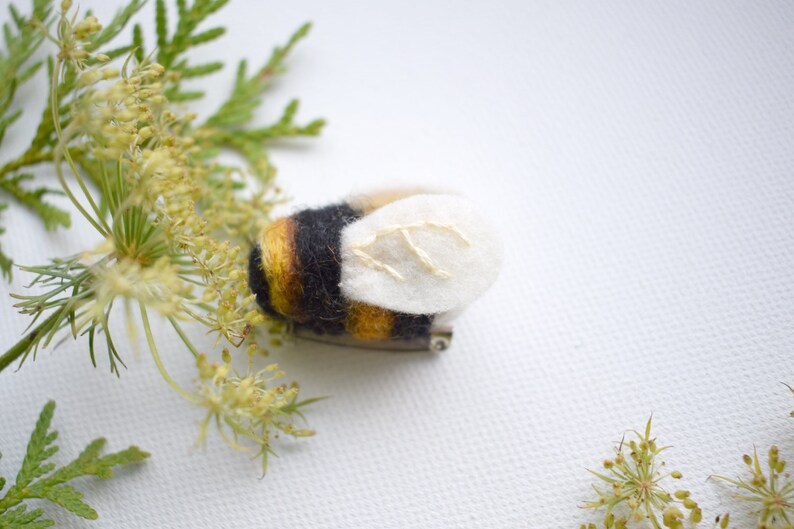 Needle Felted and Hand Embroidered Bumble Bee, Bumble Bee Pin, Bee Brooch, Little Bee, Wool Bee, Nature Gift image 5