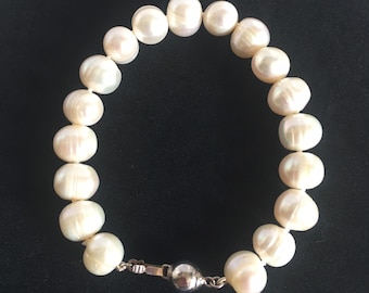 Bracelet vintage avec perles baroques nouées : fermoir en argent sterling
