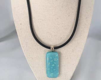 Collar con colgante de cristal azul verdoso - Joyería de diseño Linkous & Green