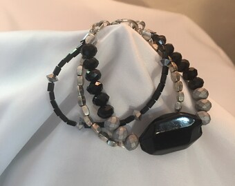 Vintage Black Chalcedony and Aurora Borealis Beaded Toggle 3 Strand Bracelet Jewelry