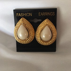 Vintage Better Costume Jewelry - Goldtone Pearl-like Teardrop Clip-on Comfort Backs Earrings