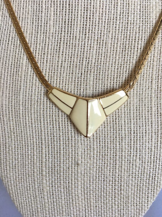 Trifari Textured Gold Chain Cream Color Enamel Collar… - Gem