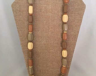 Collier vintage en perles Napier : beige fauve taupe longueur opéra