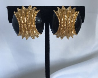 Vintage High Quality Fashion Statement Goldtone Etched Black Lucite Clip-On Earrings