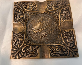 Cenicero de mano de latón vintage con relieve del Partenón, recuerdo de Atenas, Grecia.