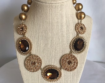 Gargantilla babero de cristal tono dorado Cezanne