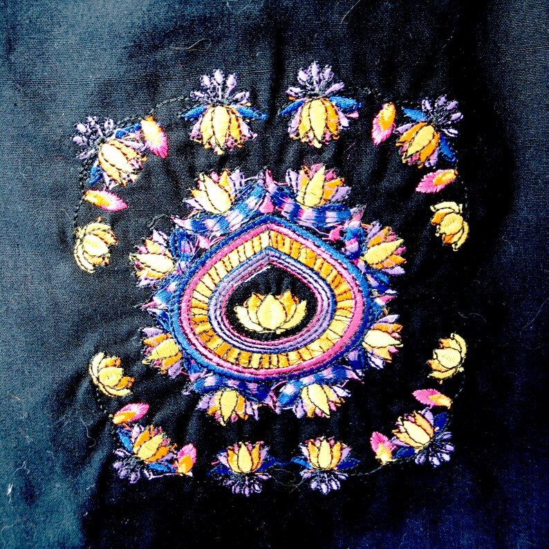 Tote bag embroidered with mandala lotus flower