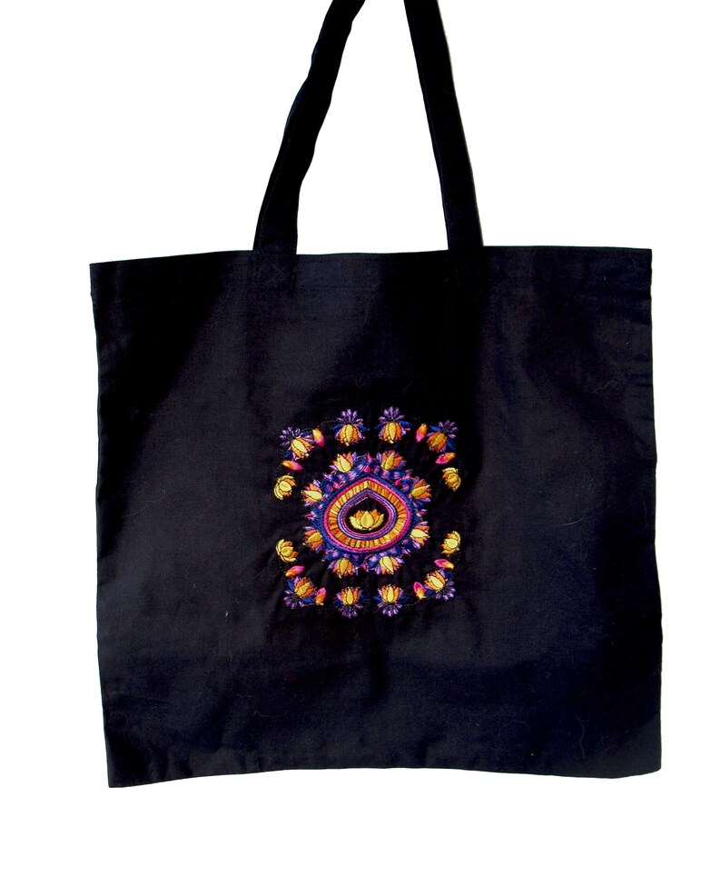 Tote bag embroidered with mandala lotus flower