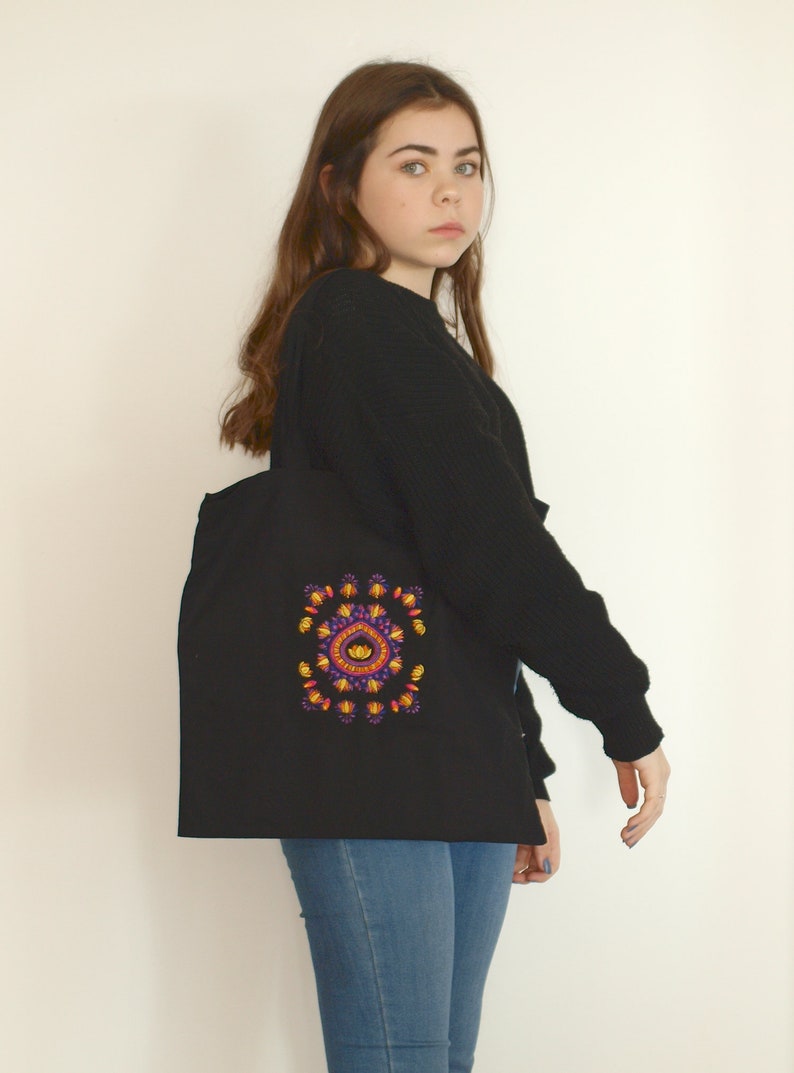 Tote bag embroidered with mandala lotus flower
