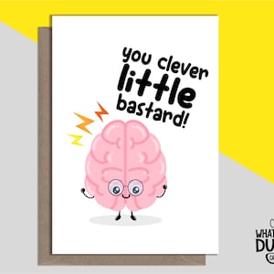 Biglietto di auguri di laurea fatto in casa scortese e divertente per esami superati, università, test di guida e promozione di What the Duck Cards - CLEVER